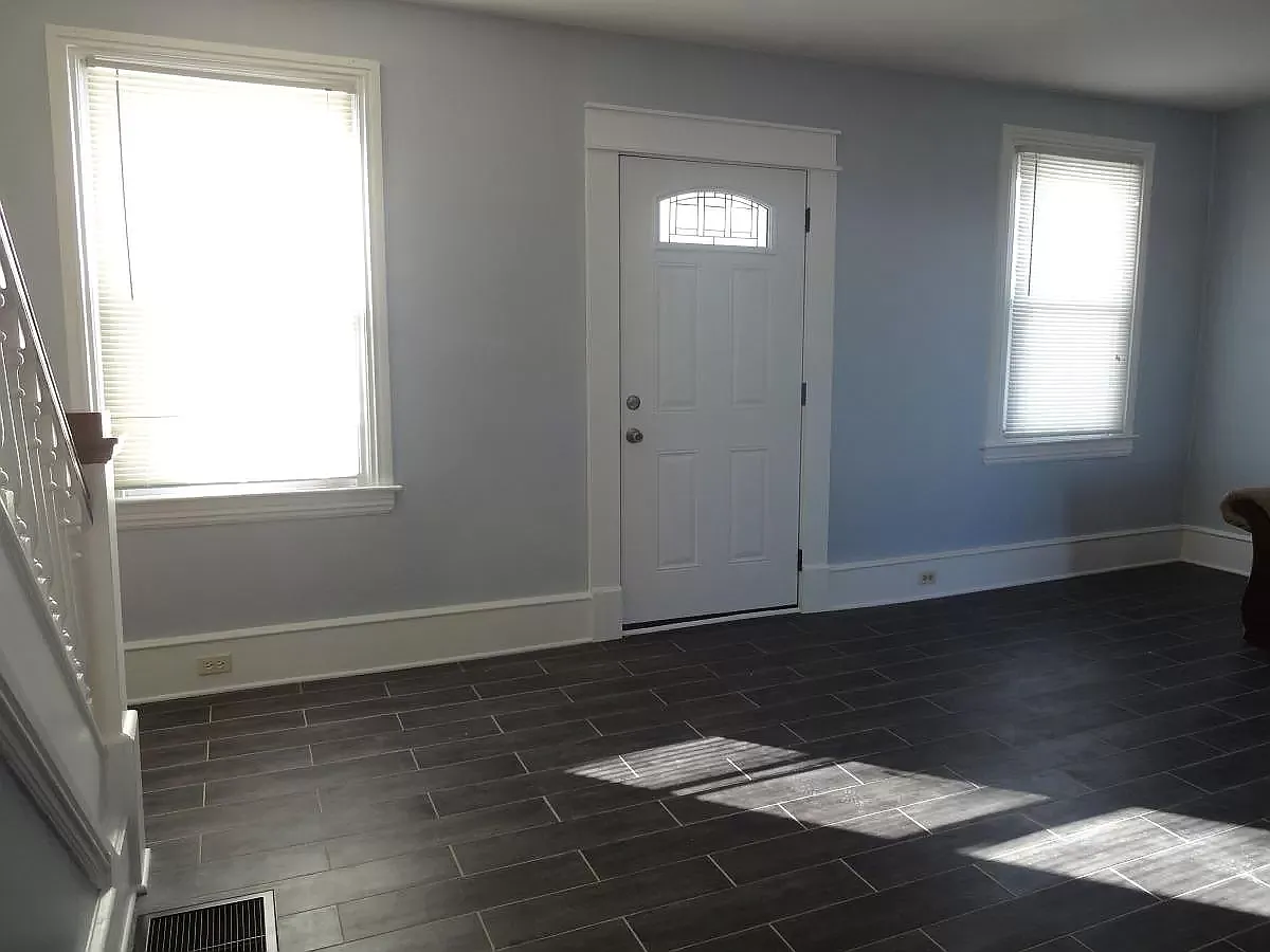 3 bed, 1092 sqft, $1,900 — Photo 4