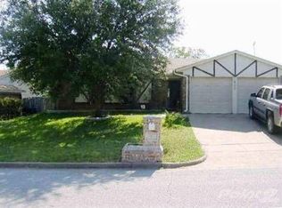 617 Annapolis Dr, Fort Worth, TX 76108