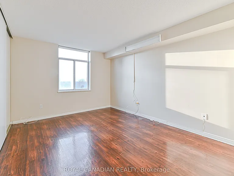 88 Alton Towers Cir #703 — Photo 20