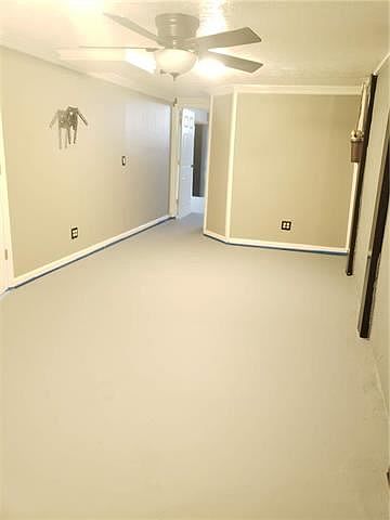 2nd image of 563 E Prairie St