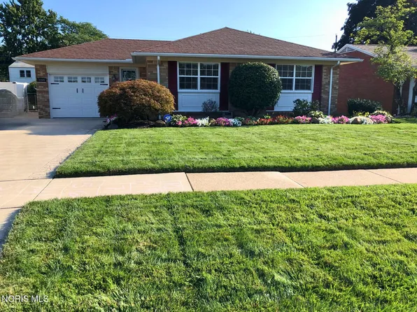3304 Cromwell Dr, Oregon, OH 43616