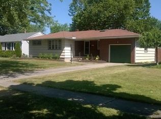38 Park Forest Dr, Buffalo, NY 14221