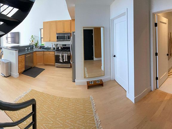 5th image of 1826 Eddy St Unit 203