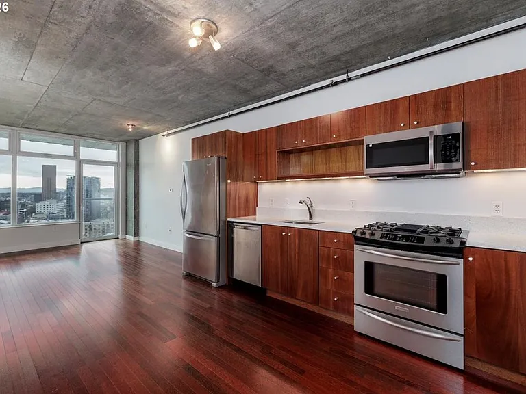 1926 W Burnside St #1511 — Photo 8