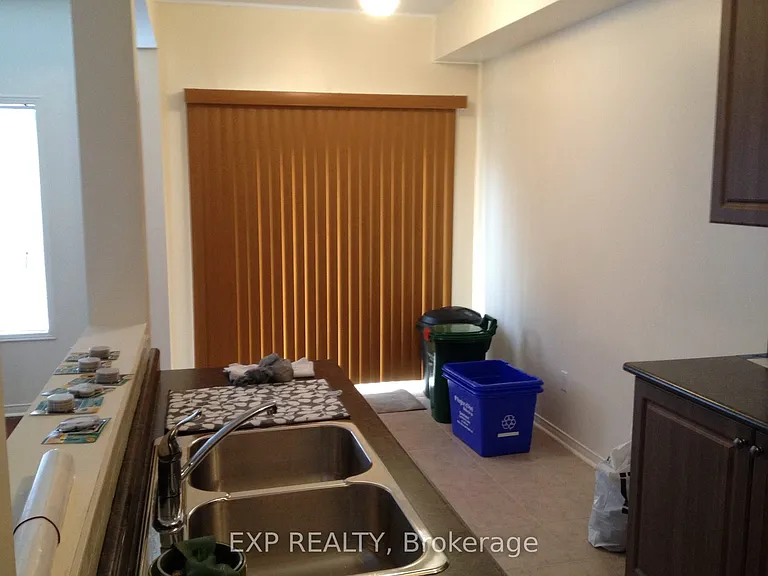247 Checkerberry Cres — Photo 6