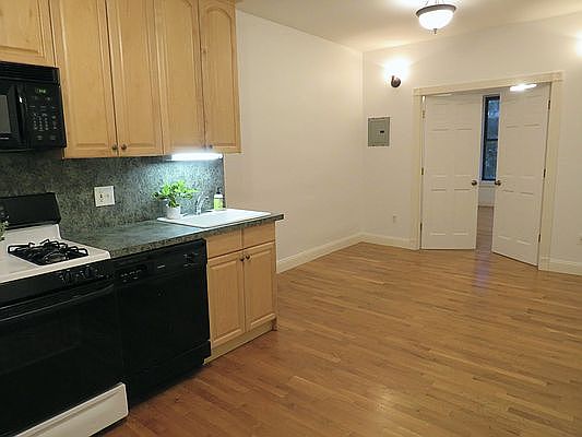 3rd image of 286 10th St #3T