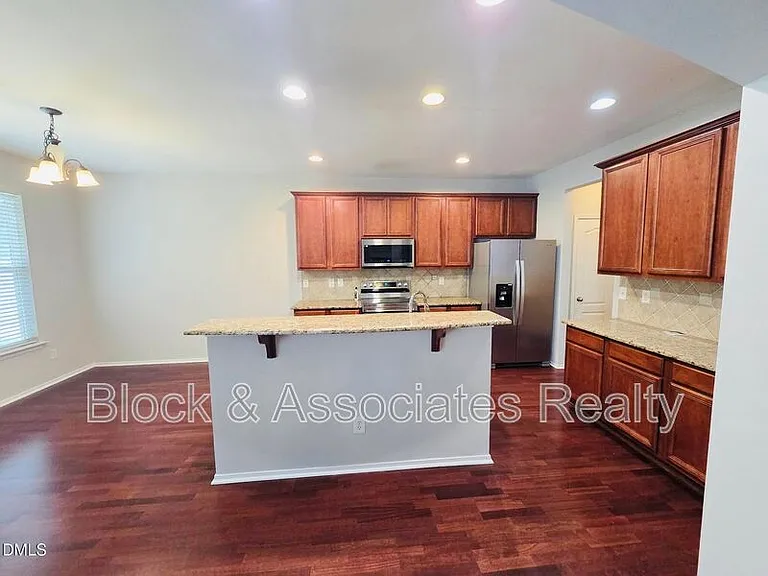 8208 Stone Cellar Dr — Photo 27