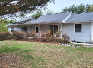 214 Oakridge Dr, Thaxton, VA 24174