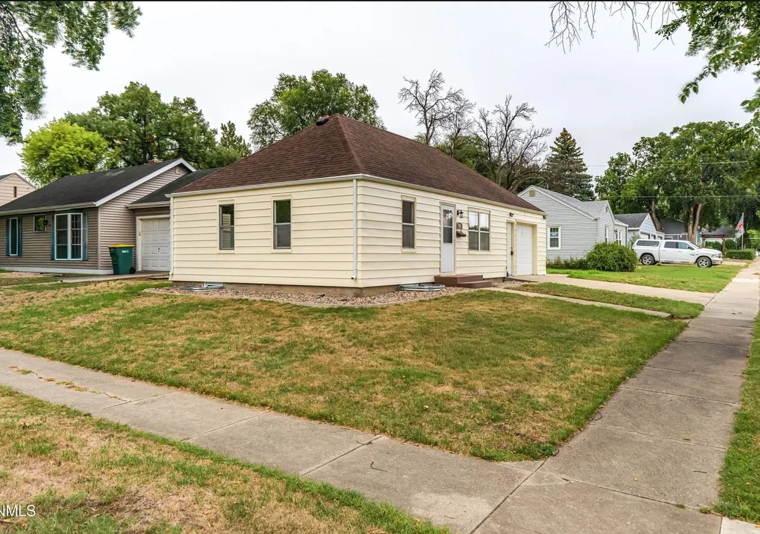 3 Bed 2 bath House — Photo 2