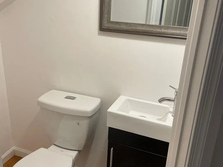 top floor 1/2 bath