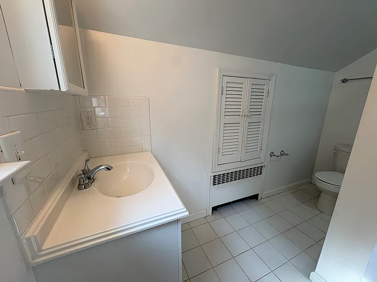 58 Benjamin St — Photo 20