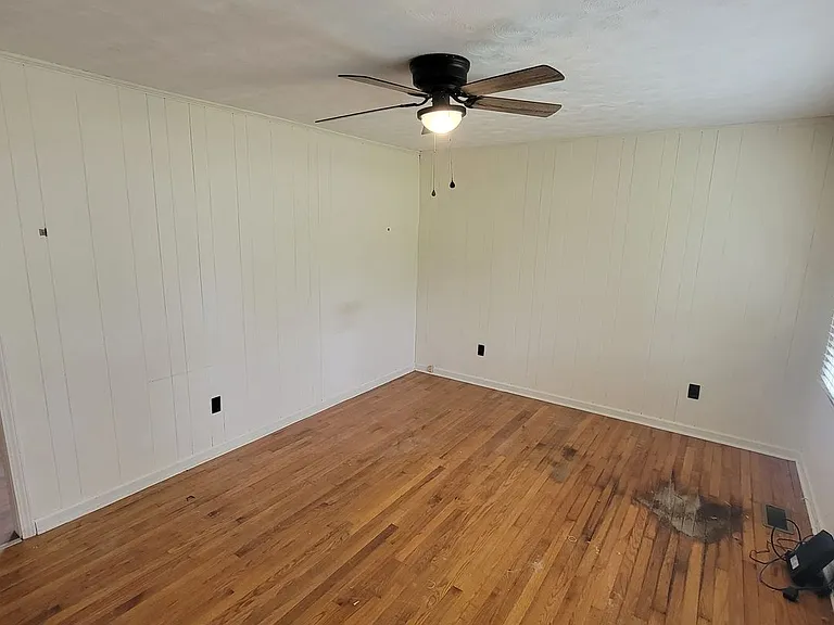 1508 Holladay Rd — Photo 6
