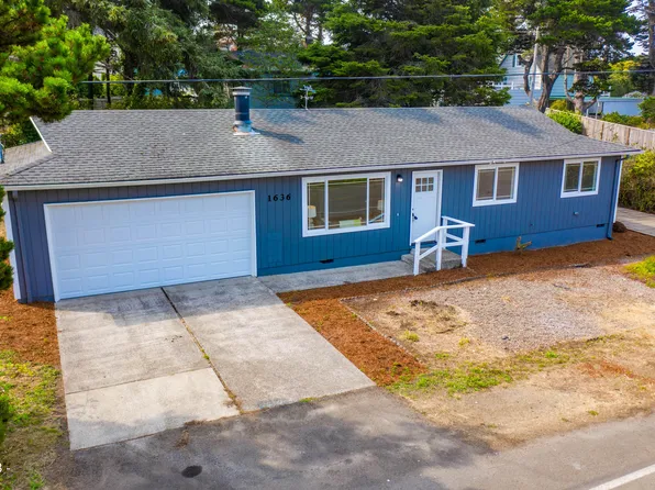 1636 NW 28th St, Lincoln City, OR 97367