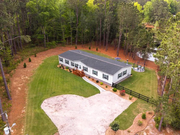 1055 Creekside Dr, Manning, SC 29102