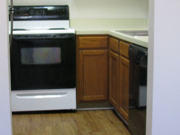 5th image of 11 Trails Pl APT D