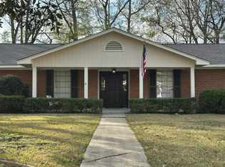605 Woodland Hills Dr, Hattiesburg, MS 39402