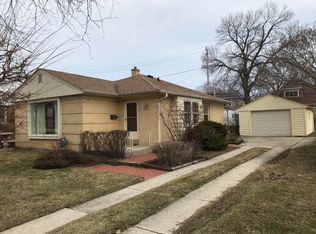614 Robertson St, Wauwatosa, WI 53213