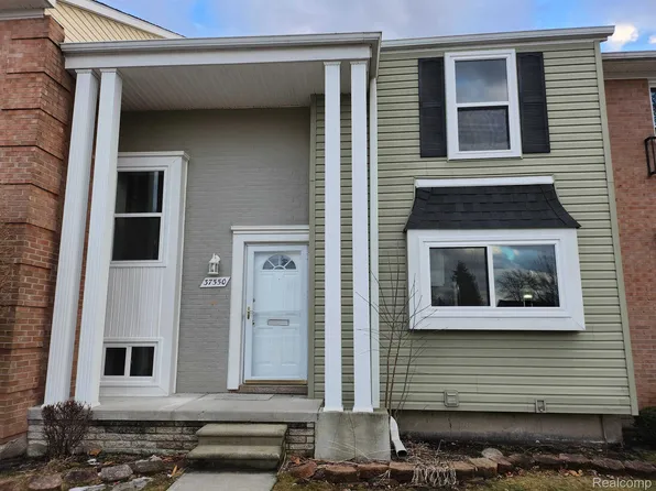 37550 Charter Oaks Blvd, Clinton Township, MI 48036