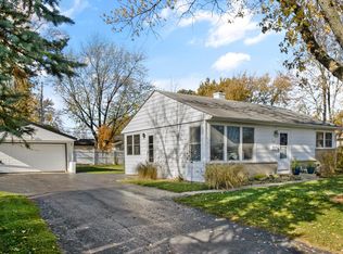 3303 Owl Dr, Rolling Meadows, IL 60008