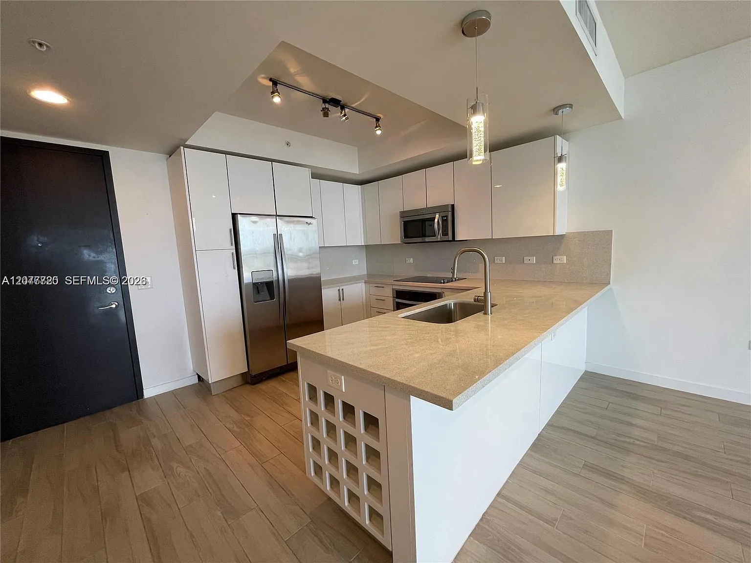 Nine At Mary Brickell Vil — Photo 2