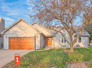 2712 Prairie Meadow Dr, Champaign, IL
