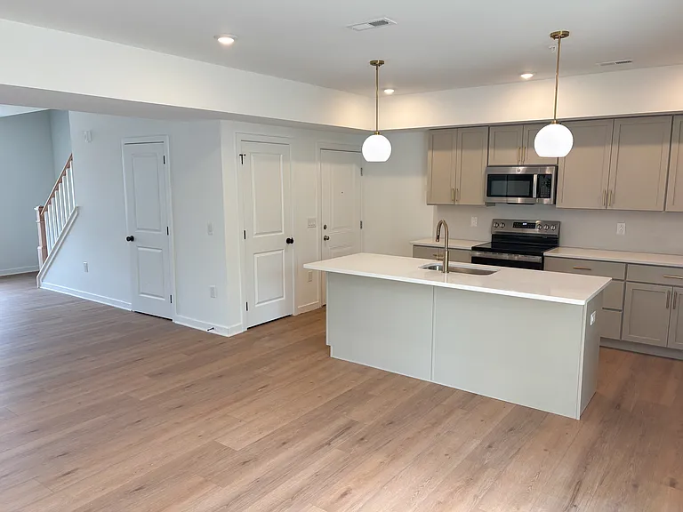 365 W Butler Ave #1B — Photo 6