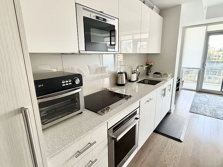330 Richmond St W #609 — Photo 8