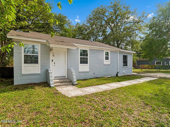 3rd image of 9124 FREE Avenue