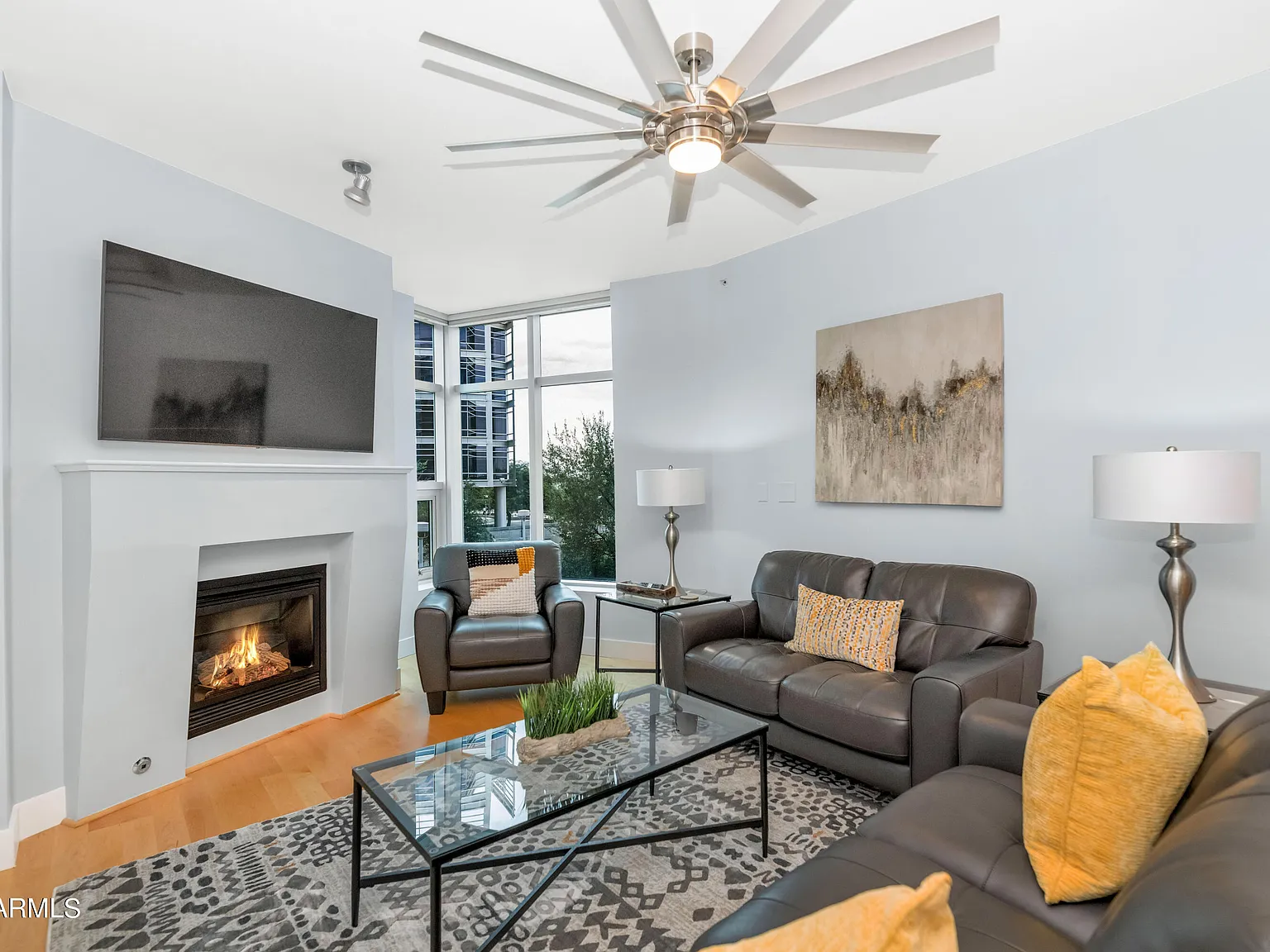 1 bed, 1.5 bath, 1290 sqft, $2,745 — Photo 2