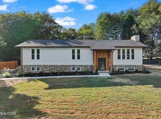 121 Amanda Dr, Maryville, TN 37801