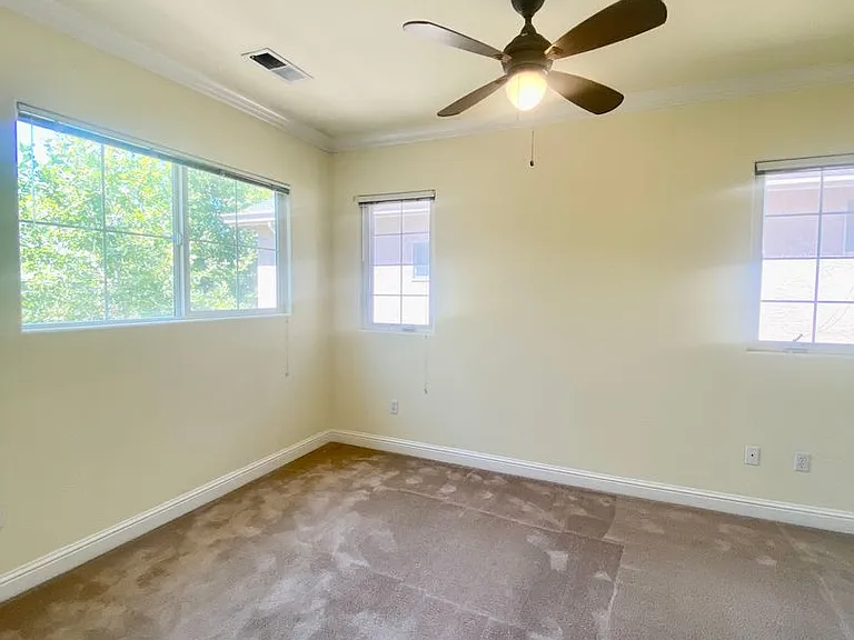 2319 Glacier Pl #B — Photo 10