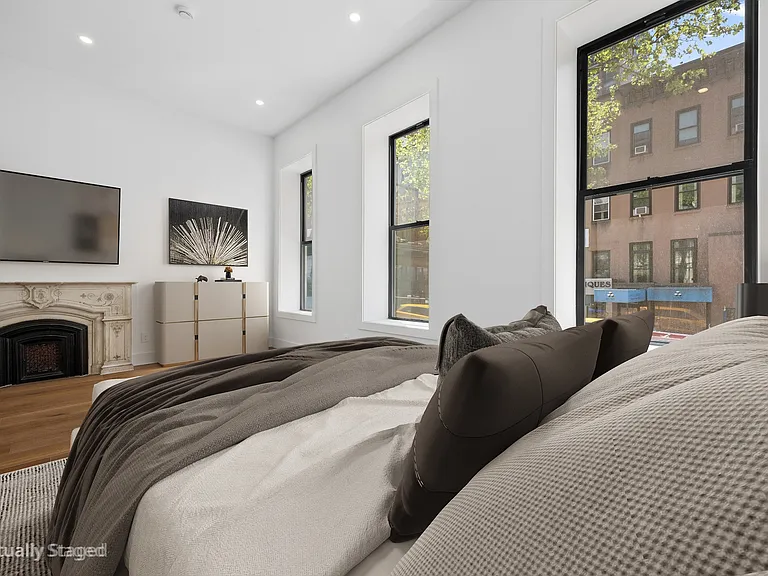 233 E 60th St #1 — Photo 18