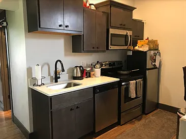 1533 Pleasant Street — Photo 3