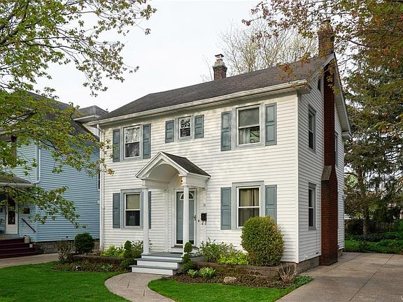 2nd image of 11 Elmwood Park W