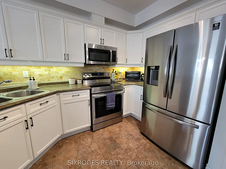 2089 Beaverbrook Ave #12 — Photo 13