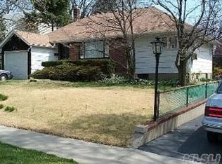 45 Cornell Dr, Great Neck, NY 11020