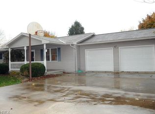 456 Maple St, Duncan Falls, OH 43734