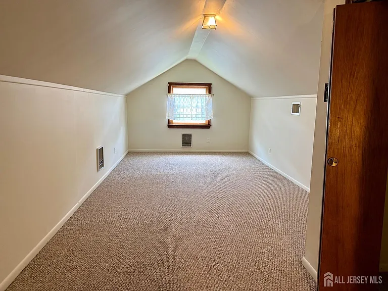 19 South Dr — Photo 21