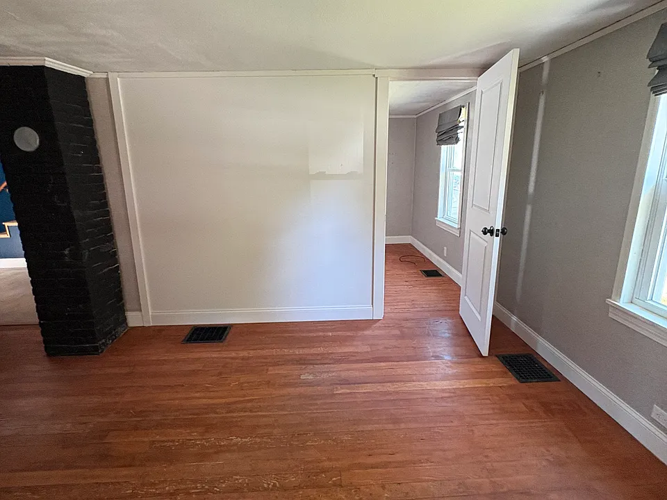 8 N Pearl St