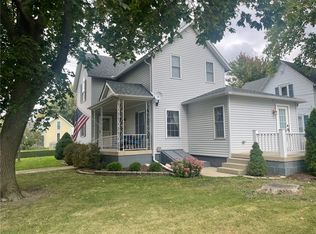 112 S 3rd St, Hoopeston, IL 60942