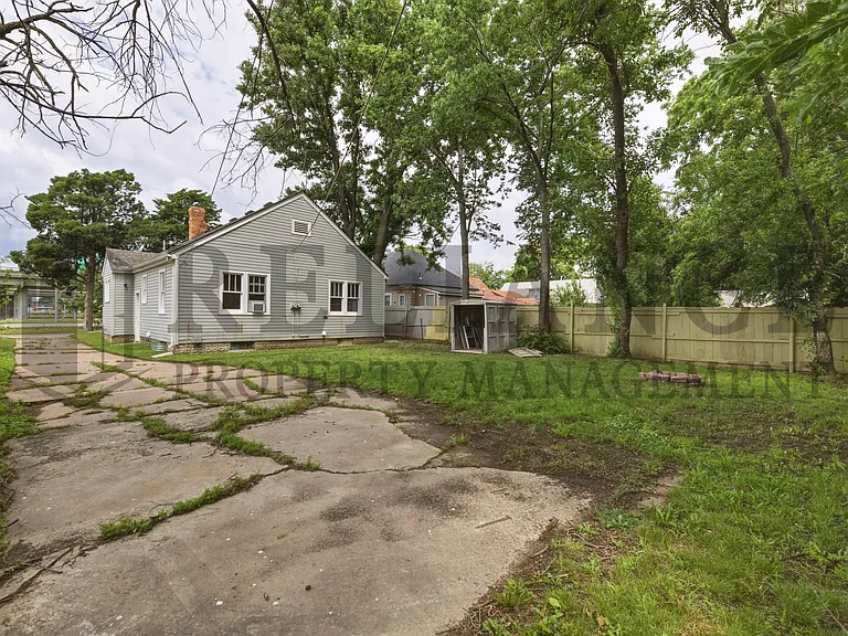 224 N Minnesota St — Photo 5