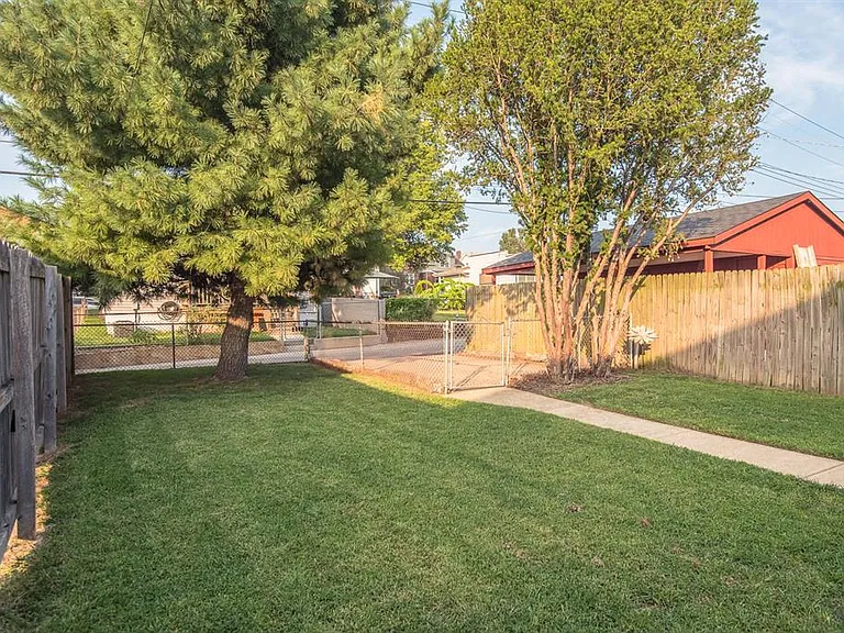 4973 Blow St — Photo 24