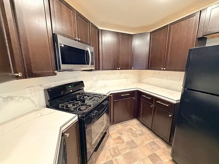 5704 Golden Eagle Dr — Photo 4