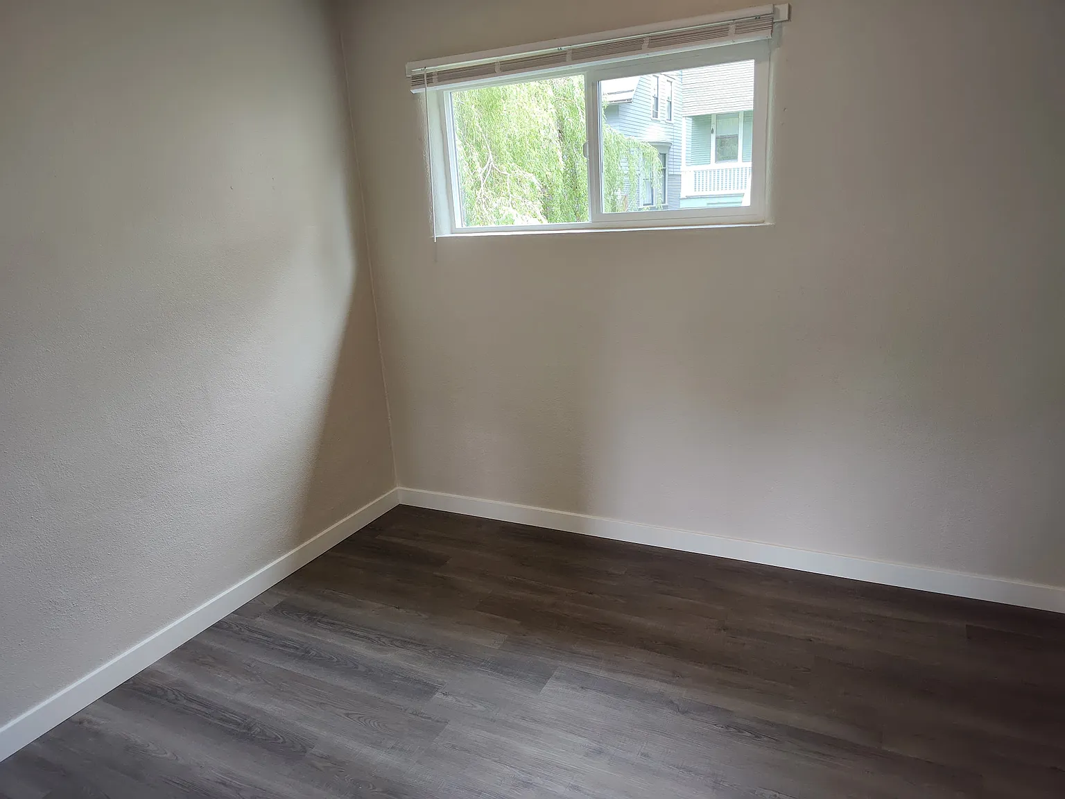 1450 Grand Ave — Photo 4
