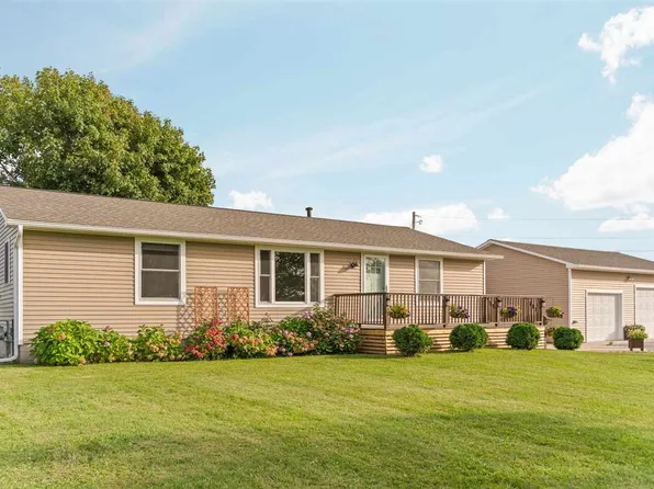 6294 S Old 31 Rd, Charlevoix, MI 49720