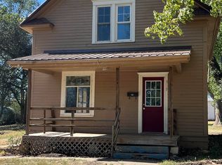 313 S Dakota Ave, Irene, SD 57037