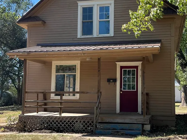 313 S Dakota Ave, Irene, SD 57037