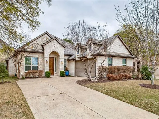954 Pheasant Dr — Photo 1