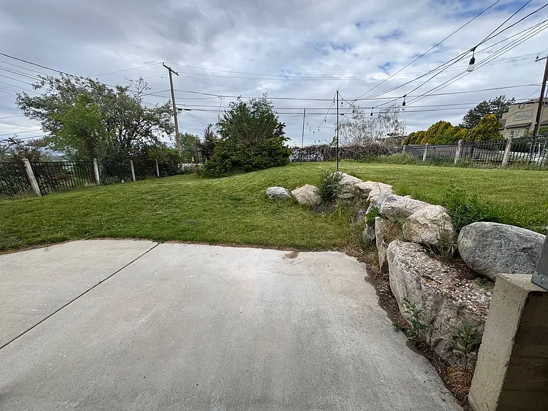 665 N Desoto St — Photo 10