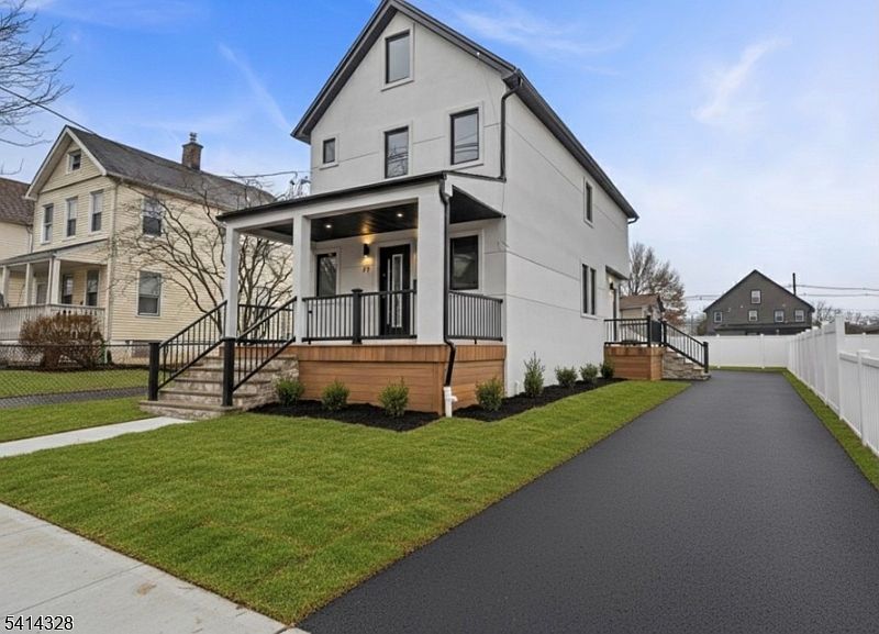 1st image of 79 3Rd St